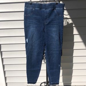 Lightly Distressed Jean Pant